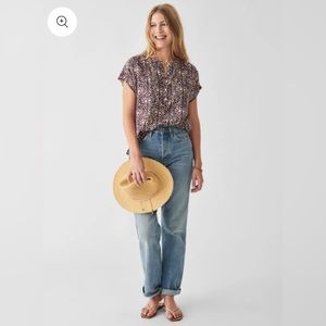 Faherty Desmond Top in Midnight Kurala Floral Size M